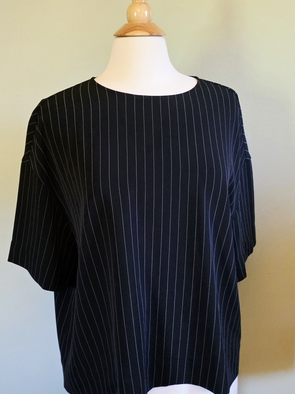 Uniqlo Black Pinstripe Short-Sleeve Work Blouse